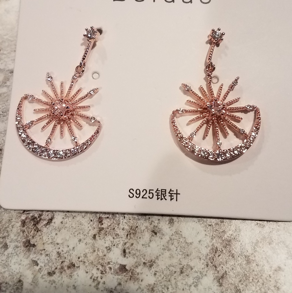 Sun And Moon Earrings - Picture 4 of 4